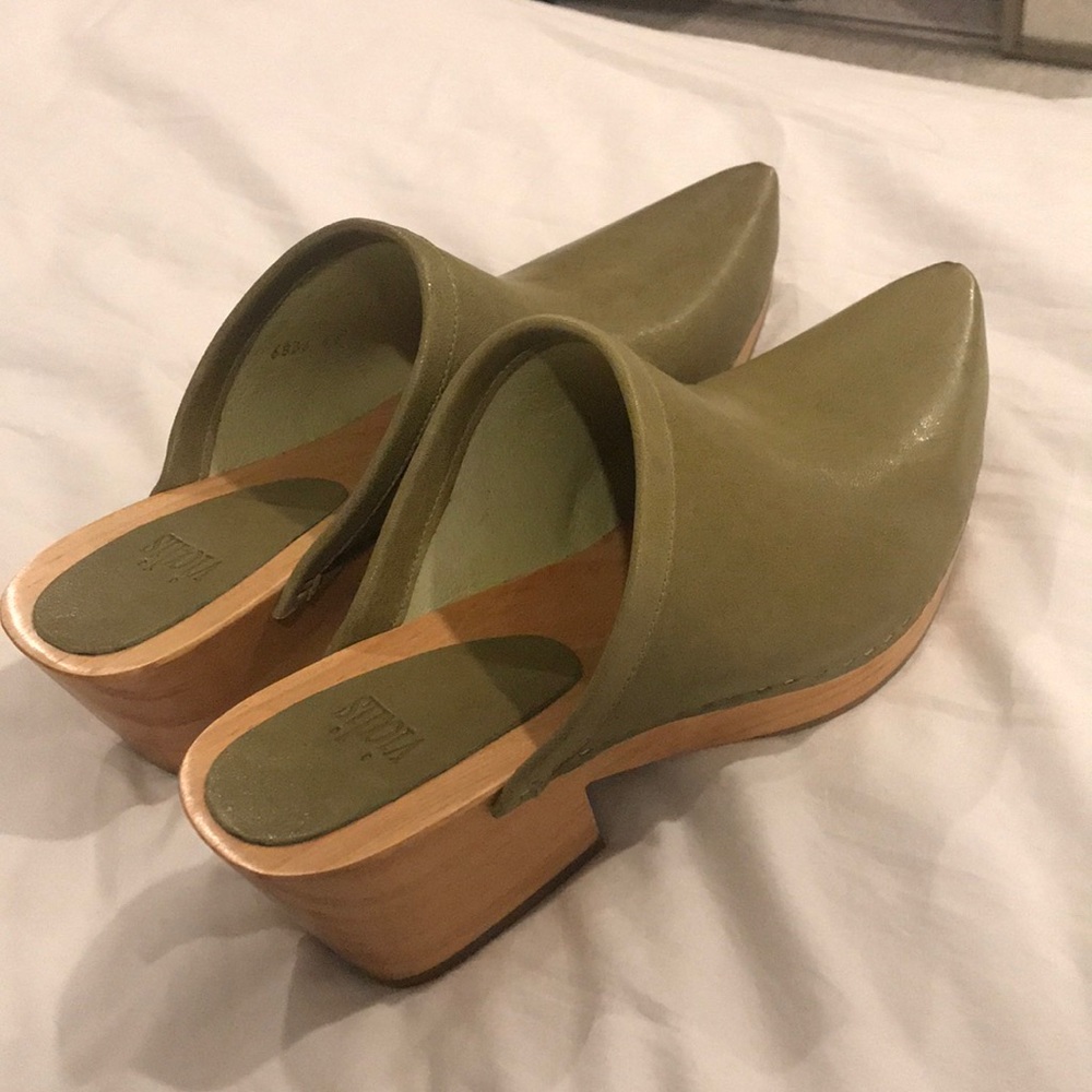Vialis shoes from Barcelona, Spain.